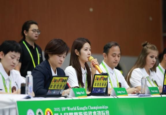 9c775.jpg